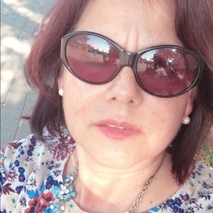 Meet your Posher, Esther